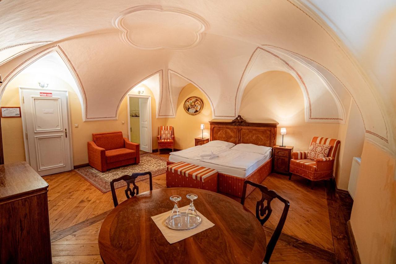 Penzion Cosmopolitan Ii. Banská Štiavnica Exterior foto
