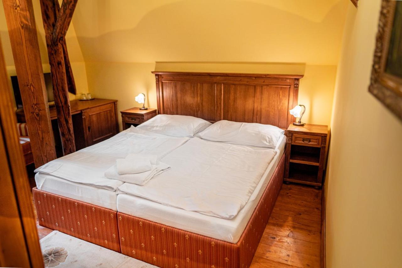 Penzion Cosmopolitan Ii. Banská Štiavnica Habitación foto