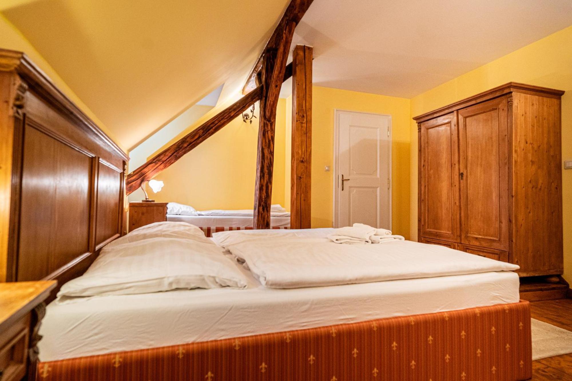 Penzion Cosmopolitan Ii. Banská Štiavnica Habitación foto