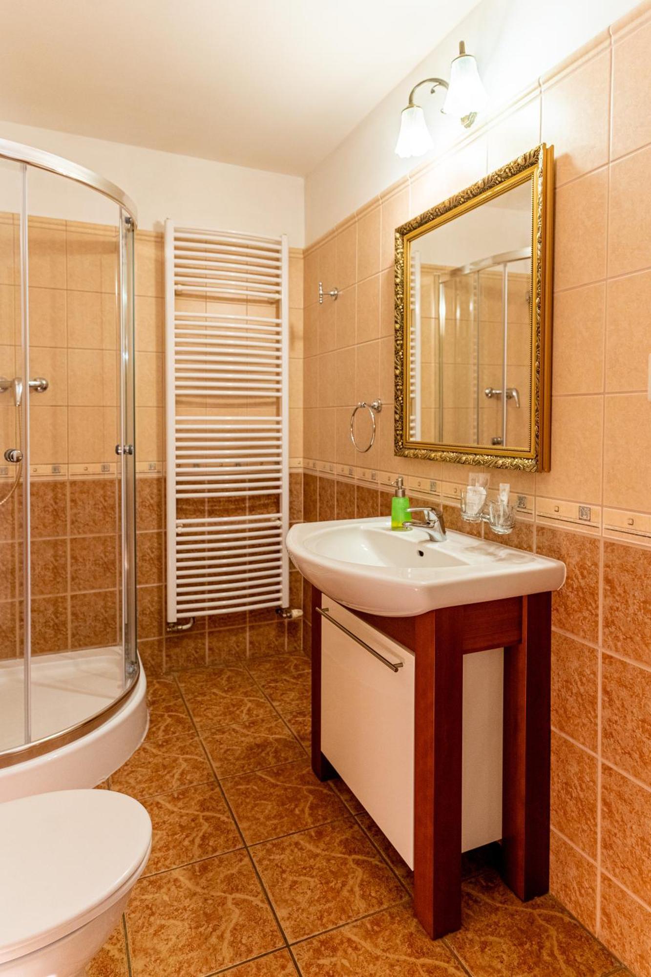 Penzion Cosmopolitan Ii. Banská Štiavnica Habitación foto
